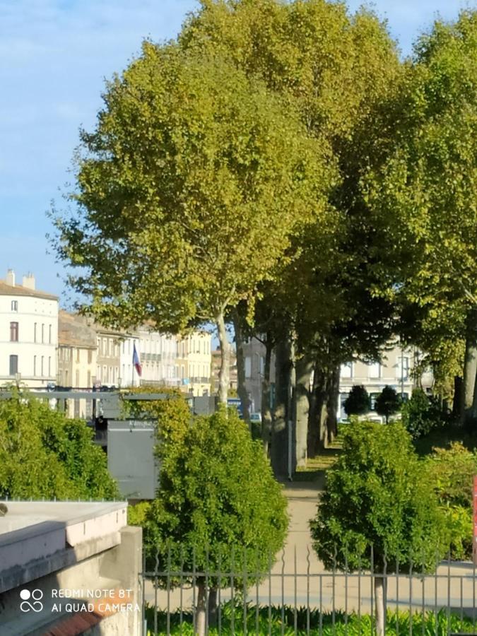 Le Selamat, Logis Xxl Au Calme Avec Terrasse Carcassonne Bagian luar foto